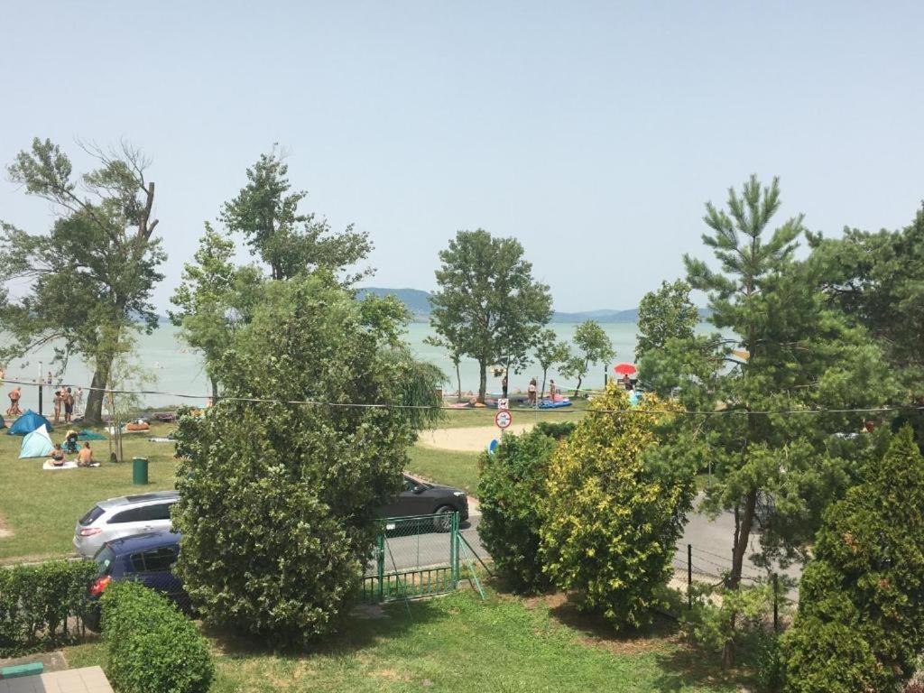 Fenyves Hotel Balatonfenyves Exteriör bild