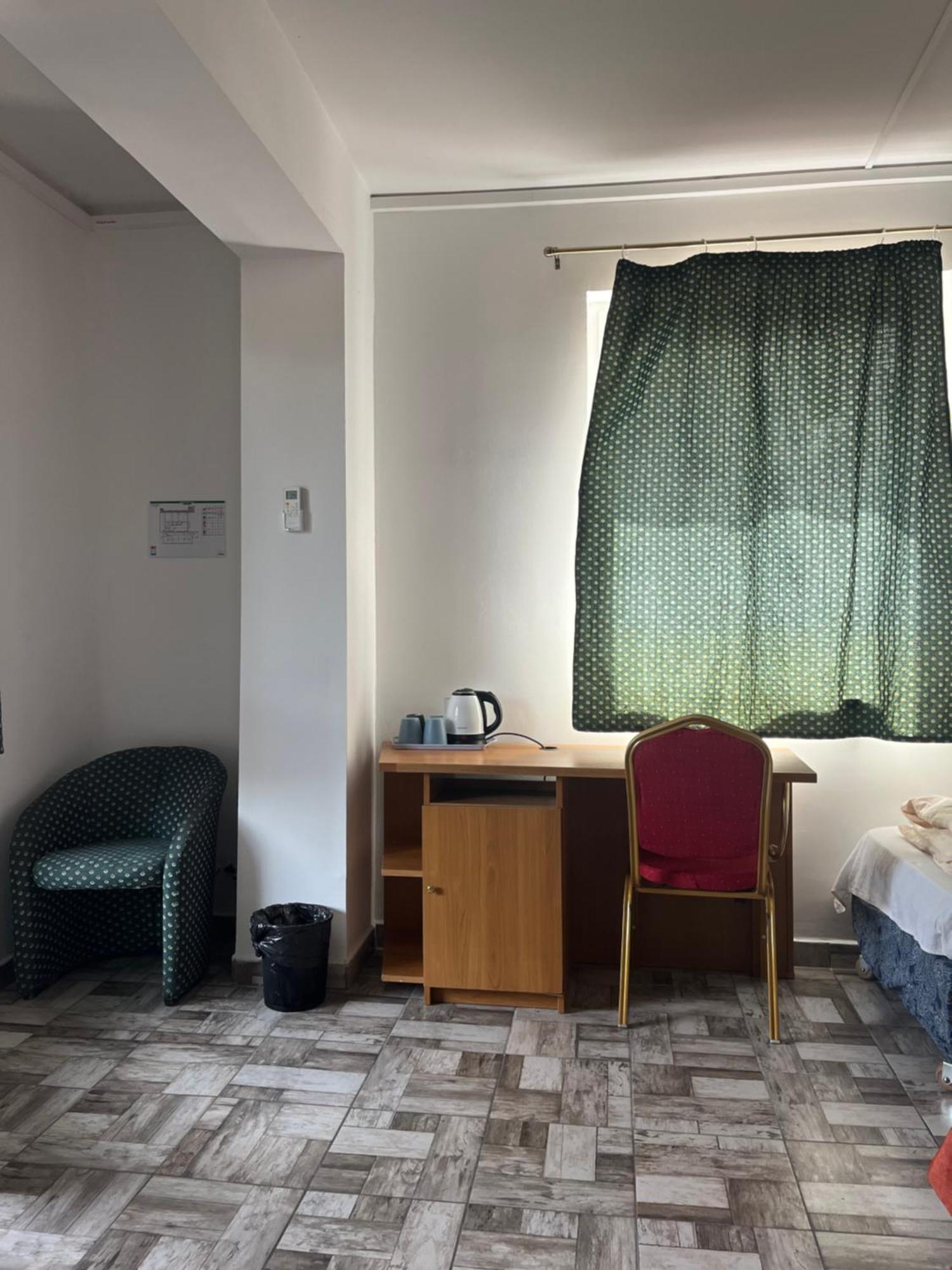 Fenyves Hotel Balatonfenyves Exteriör bild