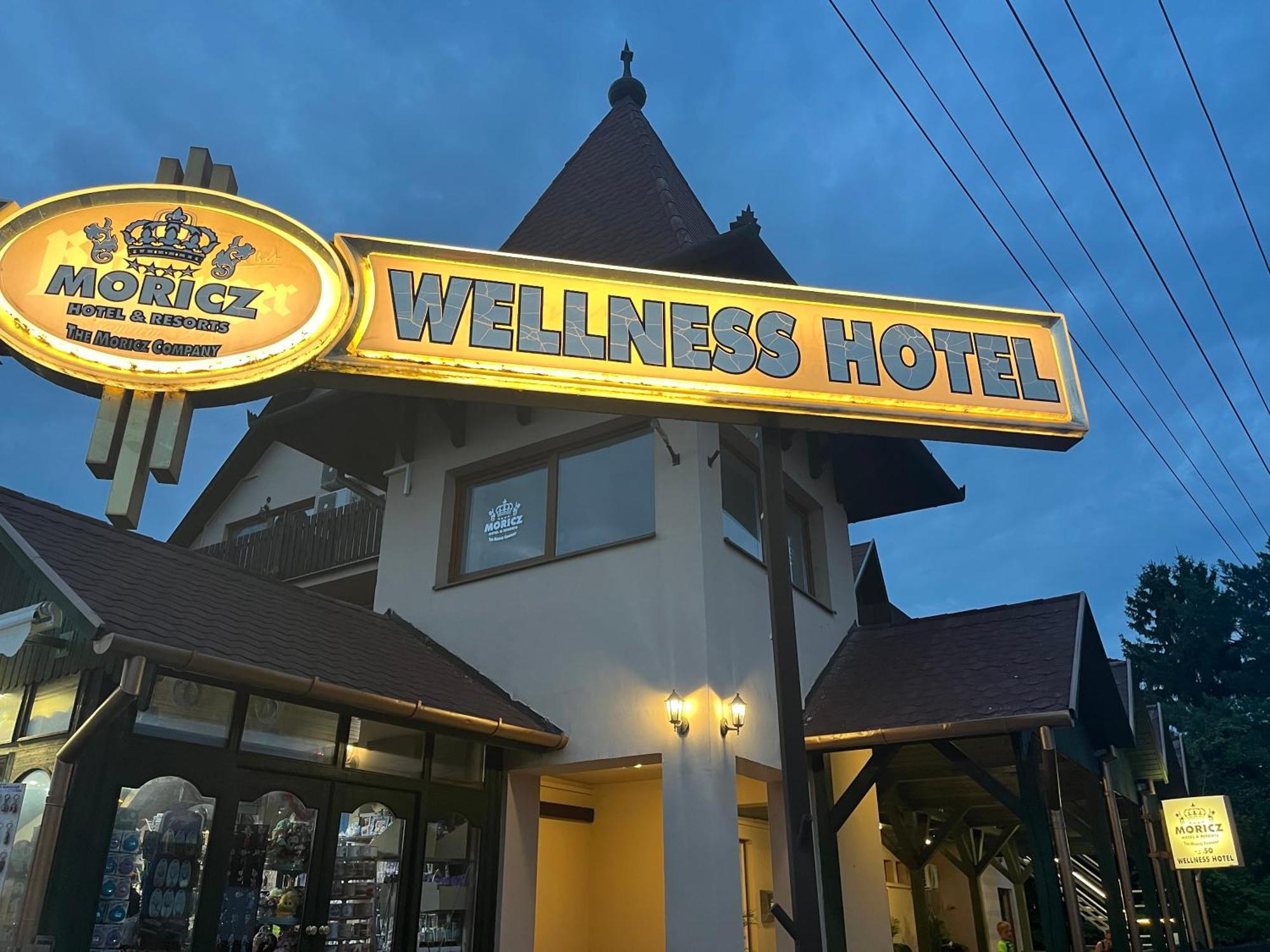Fenyves Hotel Balatonfenyves Exteriör bild